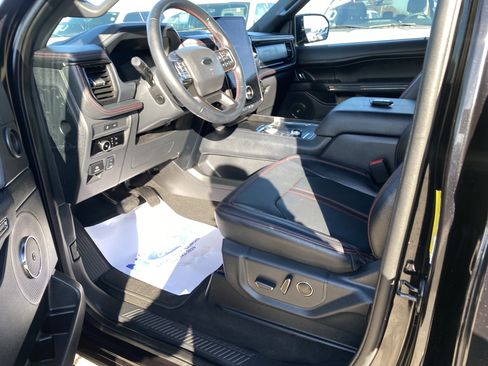 Used 2024 Ford Expedition Limited image 35