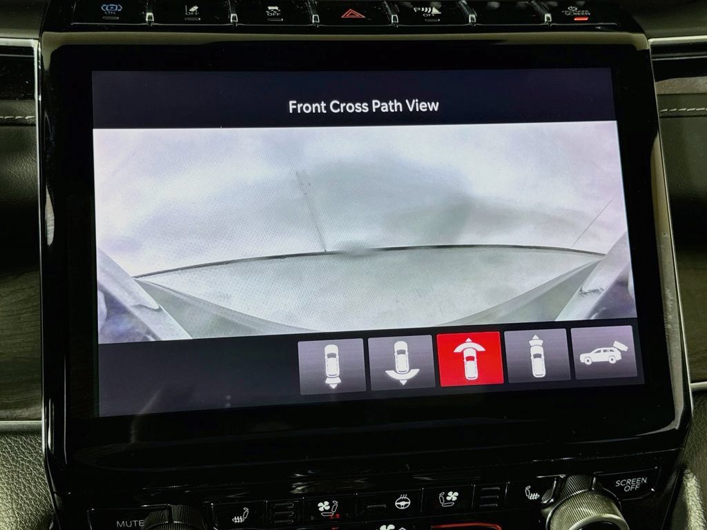 Used 2023 Jeep Grand Cherokee Overland w/ Advanced Protech Group III AWD/4WD image 36