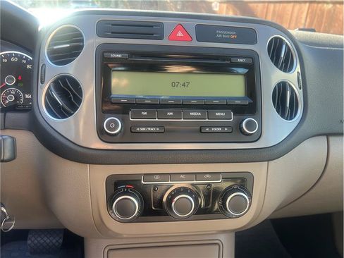 Used 2011 Volkswagen Tiguan S FWD image 16