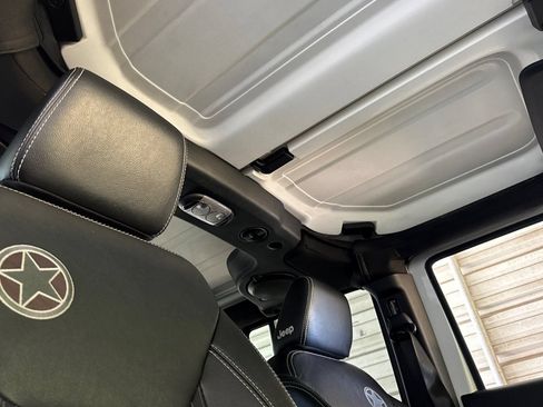 Used 2013 Jeep Wrangler Unlimited Sport AWD/4WD image 16