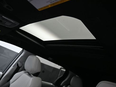 Certified 2025 Toyota Sienna XSE w/ XSE Plus Package image 30