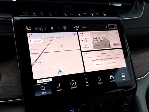 Used 2021 Jeep Grand Cherokee L Summit w/ Luxury Tech Group V image 19