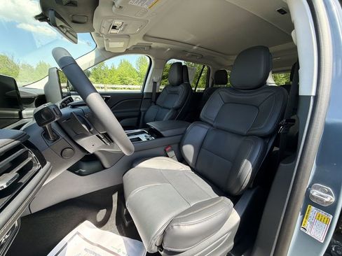 New 2026 Lincoln Aviator Reserve AWD/4WD image 3