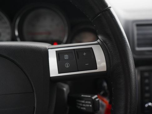 Used 2009 Dodge Challenger SRT8 RWD image 28