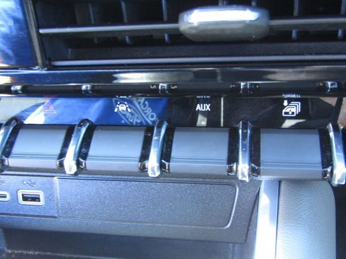 Used 2023 Chevrolet Colorado ZR2 w/ ZR2 Convenience Package III image 28