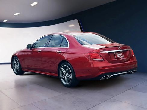 Used 2017 Mercedes-Benz E 300 image 3