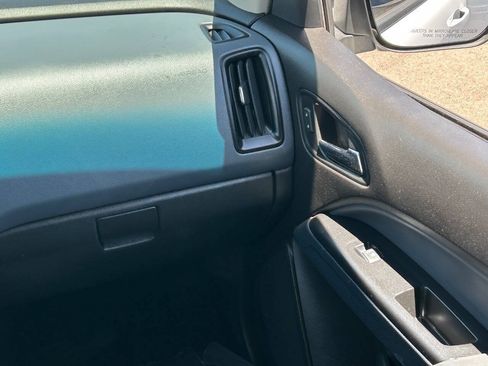 Used 2018 Chevrolet Colorado Z71 RWD image 18