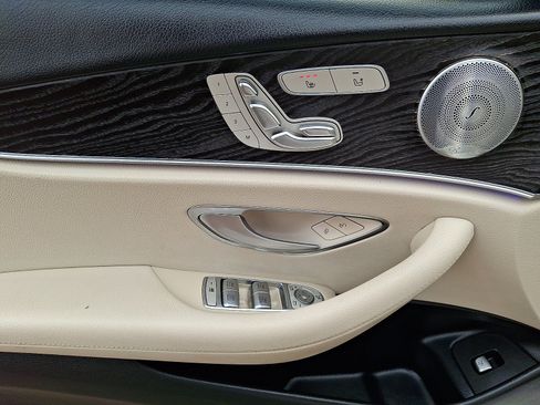 Used 2017 Mercedes-Benz E 300 4MATIC image 12