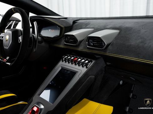 Used 2024 Lamborghini Huracan STO image 51