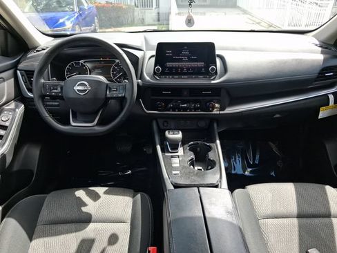 Used 2025 Nissan Rogue SV FWD image 7