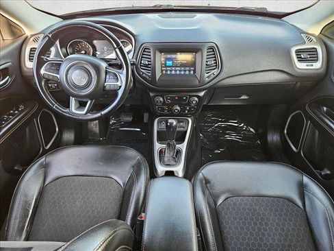 Used 2018 Jeep Compass Latitude w/ Popular Equipment Group image 15