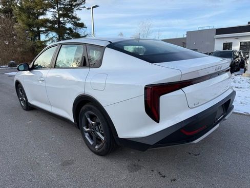 Certified 2025 Kia K4 LXS image 2