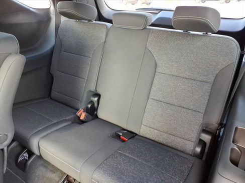 New 2026 Chevrolet Traverse LT w/ Sun and Wheel Package image 11