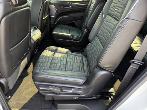 Used 2024 Cadillac Escalade Sport Platinum w/ LPO, ONYX Package AWD/4WD image 11