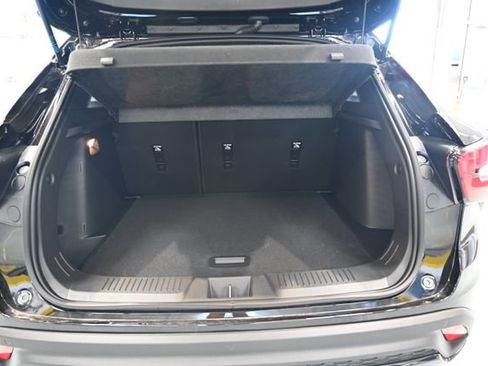 New 2026 Chevrolet Trax RS w/ Sunroof Package FWD image 27
