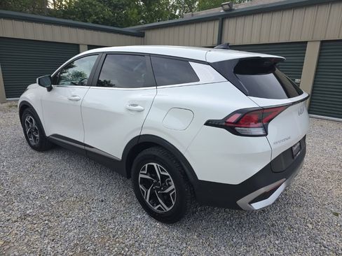 Used 2023 Kia Sportage LX FWD image 4