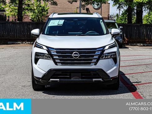Used 2024 Nissan Rogue Platinum w/ Platinum Premium Package FWD image 12