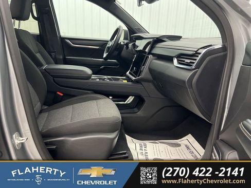 Used 2025 GMC Acadia Elevation AWD/4WD image 14