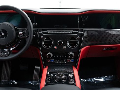 New 2025 Rolls-Royce Cullinan Black Badge w/ Leather Finishing Pack image 40