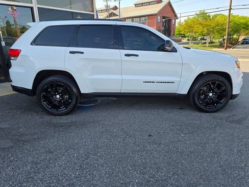 Used 2017 Jeep Grand Cherokee Summit AWD/4WD image 40