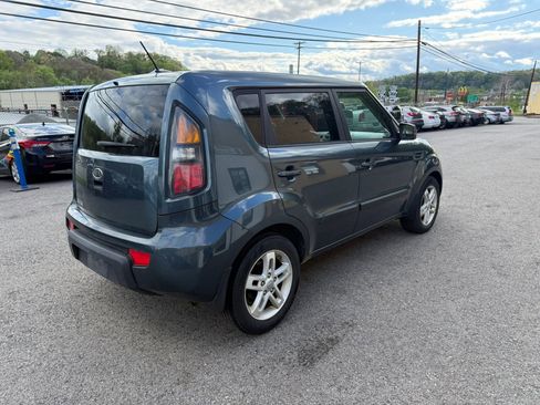 Used 2011 Kia Soul + w/ Audio Pkg FWD image 7
