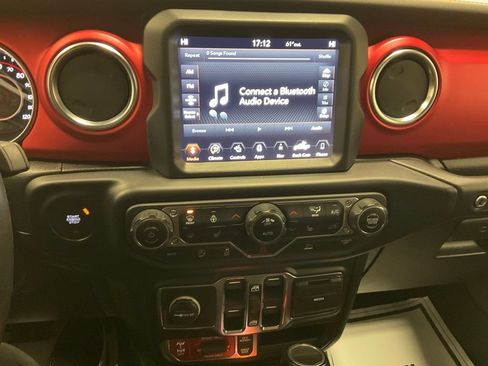 Used 2020 Jeep Gladiator Rubicon image 15