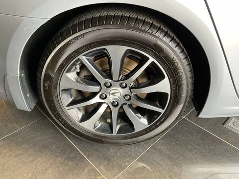 Used 2015 Acura TLX FWD image 8