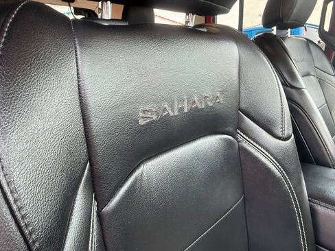 Used 2020 Jeep Wrangler Unlimited Sahara w/ Dual Top Group AWD/4WD image 63