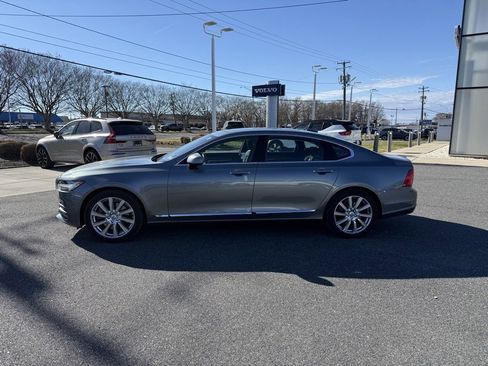 Used 2018 Volvo S90 T6 Inscription w/ Convenience Package image 3