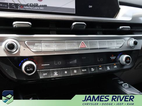 Used 2023 Kia Telluride S AWD/4WD image 35