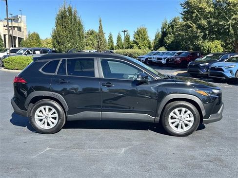 Used 2023 Toyota Corolla Cross LE image 3