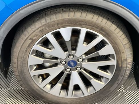 Used 2020 Ford Escape Titanium FWD image 11