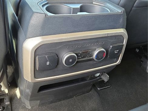 Used 2024 Ford Expedition XLT image 16
