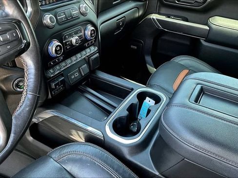 Used 2021 GMC Sierra 2500 AT4 w/ AT4 Premium Plus Package AWD/4WD image 18