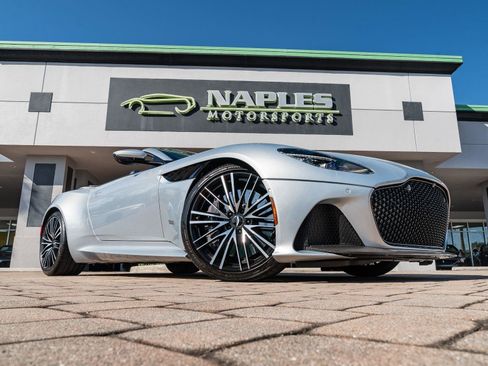 Used 2020 Aston Martin DBS Superleggera Volante RWD image 12