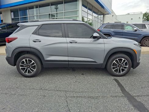 Used 2024 Chevrolet TrailBlazer LT AWD/4WD image 8
