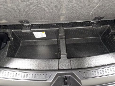 Used 2023 GMC Acadia SLE w/ Driver Convenience Package image 39