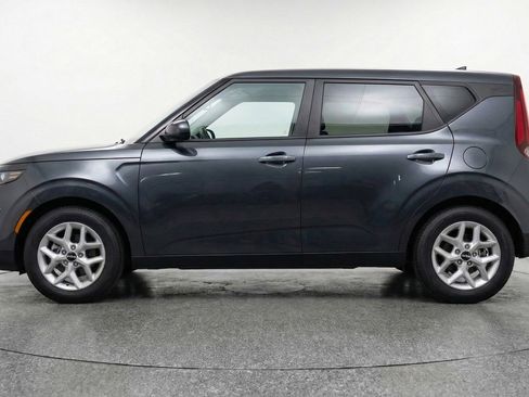 Used 2025 Kia Soul LX w/ LX Technology Package FWD image 4