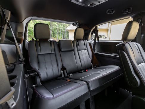 Used 2020 Dodge Grand Caravan GT FWD image 14