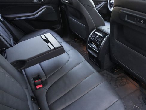 Used 2022 BMW X5 xDrive40i w/ M Sport Package AWD/4WD image 30
