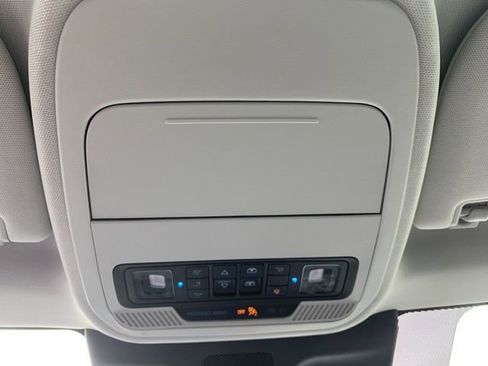 New 2025 Ford Expedition Active RWD image 32