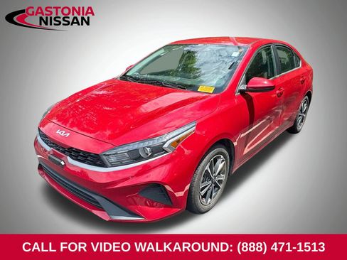 Used 2022 Kia Forte LXS FWD image 5