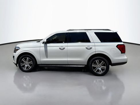 Used 2024 Ford Expedition XLT RWD image 4