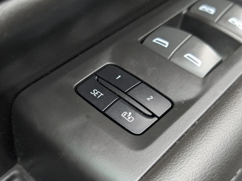 Used 2022 Chevrolet Tahoe LT w/ LT Signature Plus Package image 30