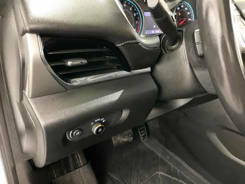 Certified 2022 Chevrolet Traverse LT image 26