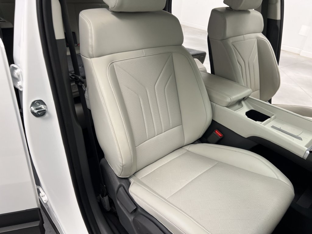 Used 2025 Hyundai Santa Fe SEL FWD image 37