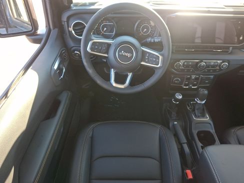New 2026 Jeep Wrangler Unlimited Sahara AWD/4WD image 8