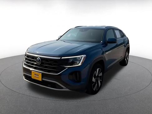 Used 2025 Volkswagen Atlas Cross Sport SE FWD image 7