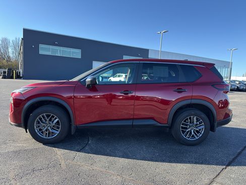 Certified 2025 Nissan Rogue S image 6