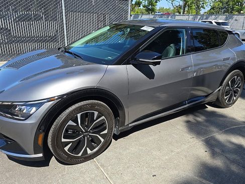 Used 2023 Kia EV6 Wind w/ Wind Technology Package AWD/4WD image 9